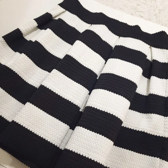 🌸Express Women's Pleated Skirt - Picture 6 of 6